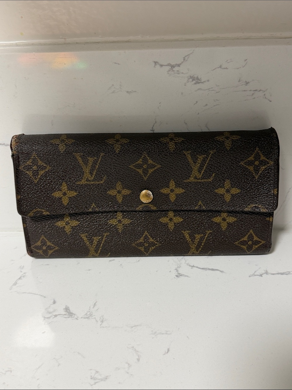 Authentic Louis Vuitton Monogram Sarah Long Wallet (Corner Damage / See Pics)